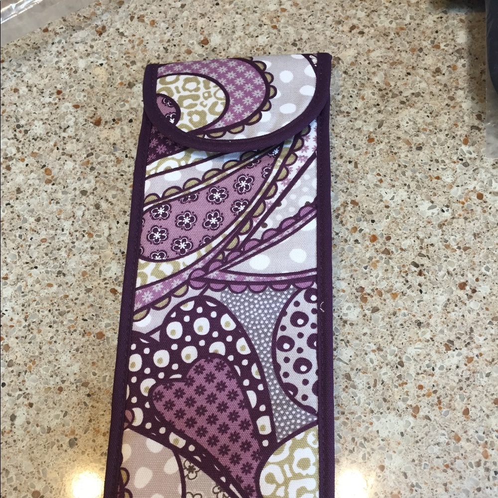 Thirty-one Flat Iron Case